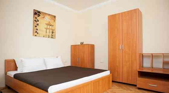 1-комн. квартира, 38 м2, 1/5 эт. Москва