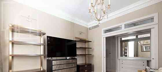 2-комн. квартира, 70 м2, 1/5 эт. Москва