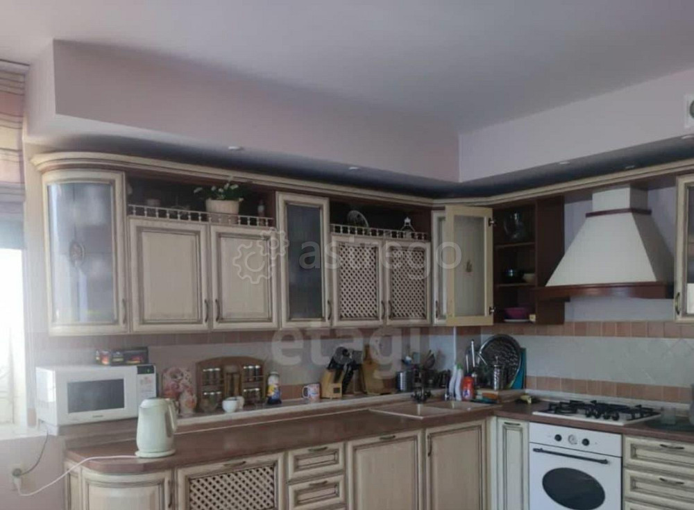 Дом, 408.3 м2, 7.6 сотки, 3 эт. Астрахань - изображение 1