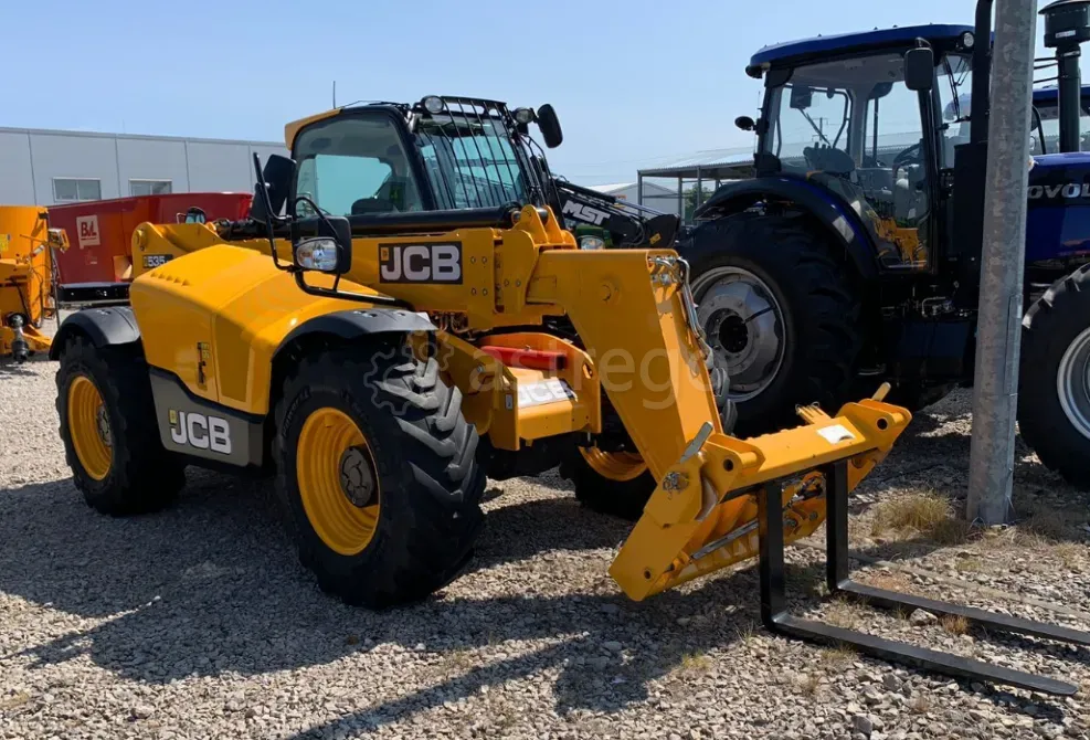 Погрузчик телескопический JCB 535-95 Москва - изображение 1