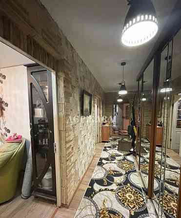 6-комн. квартира, 127 м2, 1/16 эт. Старый Оскол