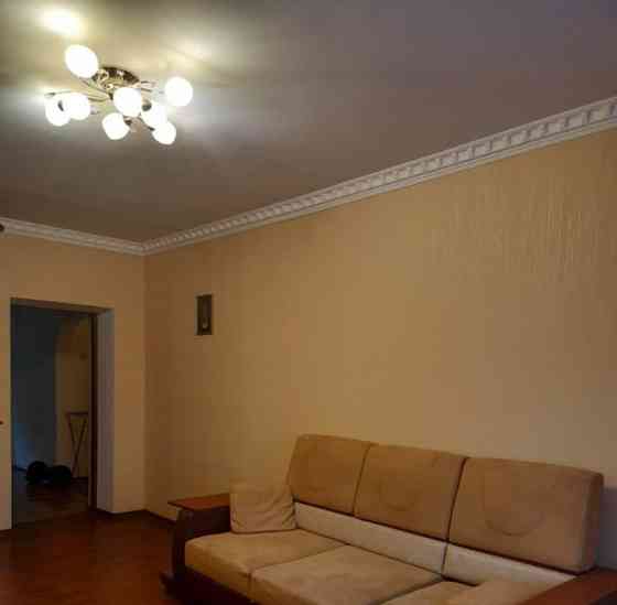 3-комн. квартира, 77 м2, 2/8 эт. Москва