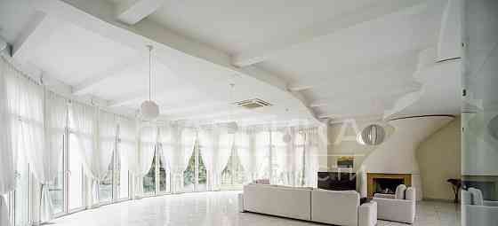 Дом, 561.1 м2, 21 сотка, 3 эт. Санкт-Петербург