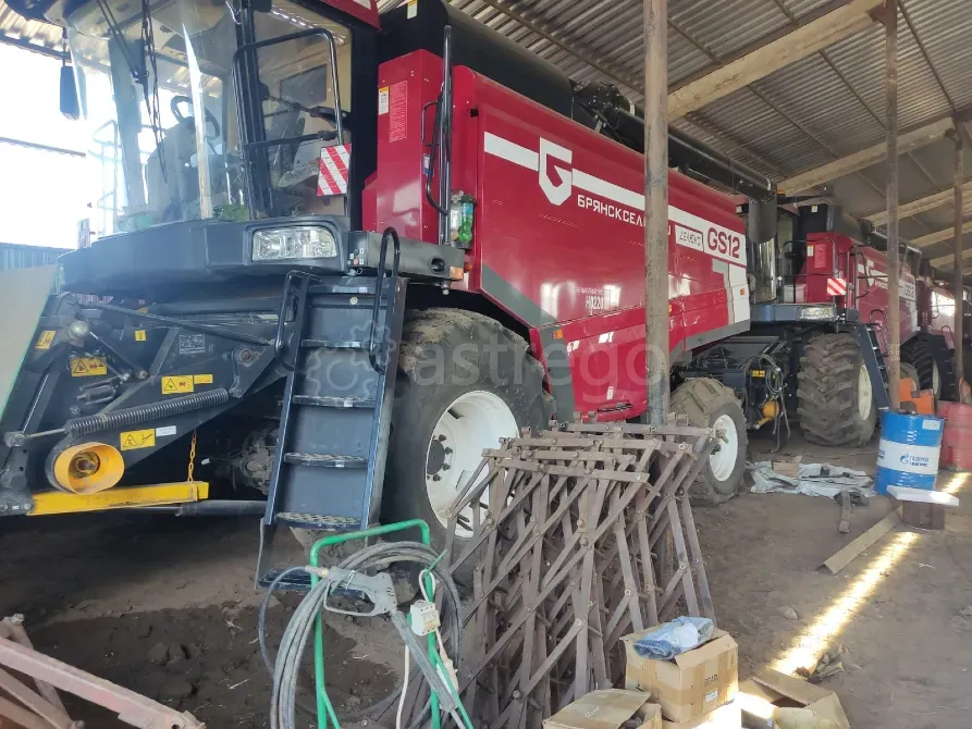 Зерноуборочные Комбайны РСМ142 Акрос 585 И Зерноуборочные Комбайны Палессе GS12 Ставрополь - изображение 1
