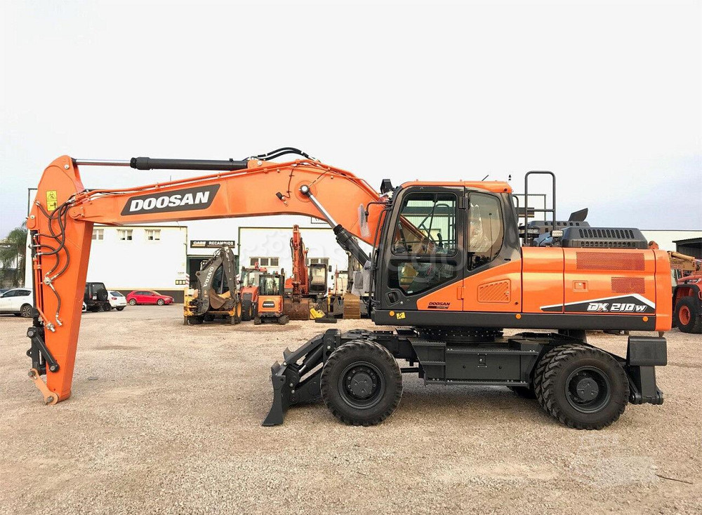 Колесный экскаватор Doosan DX210W DOOSAN Кемерово - изображение 1