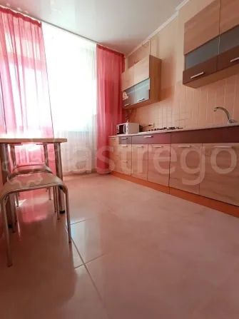 Сдам 1-комн. Квартиру, 46 м2, 5/10 эт., Посуточно Севастополь - изображение 5
