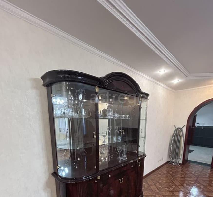 4-комн. квартира, 190 м2, 4/5 эт. Астрахань - изображение 2