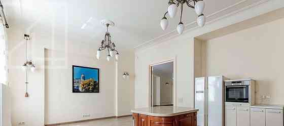 4-комн. квартира, 160 м2, 2/5 эт. Москва
