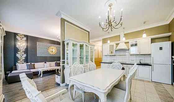 3-комн. квартира, 150 м2, 2/10 эт. Москва