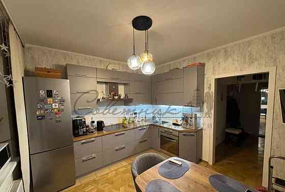 3-комн. квартира, 98 м2, 6/9 эт. Старый Оскол