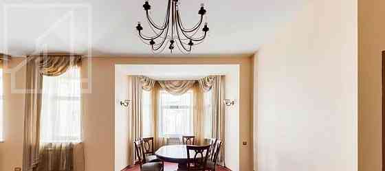 3-комн. квартира, 150 м2, 3/3 эт. Москва