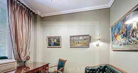 2-комн. квартира, 94 м2, 3/9 эт. Москва