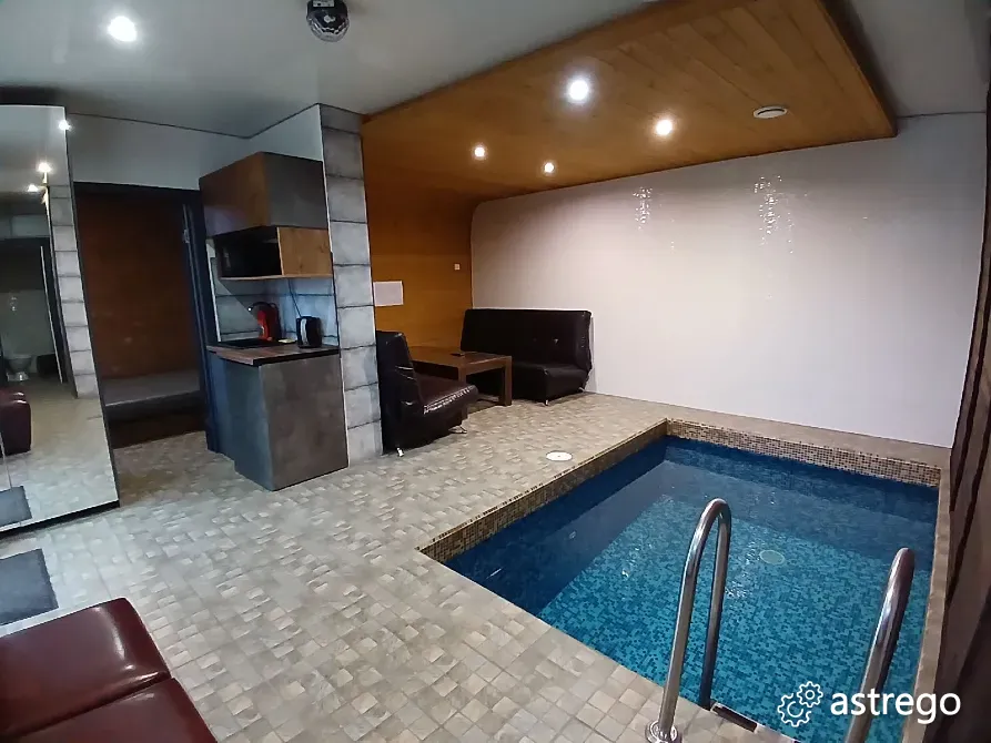 Сдам дом, 50 м2, Участок 1 сот., Посуточно Оренбург - изображение 1