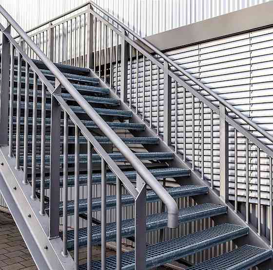 Лестница металлическая ширина ступеней от 250 см Ставрополь