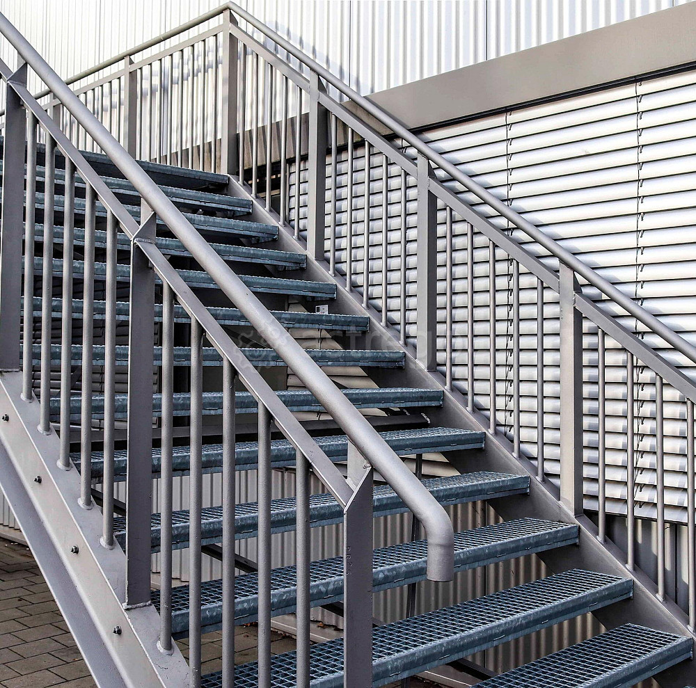 Лестница металлическая ширина ступеней от 250 см Ставрополь - изображение 1