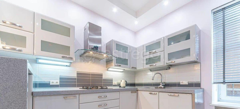 3-комн. квартира, 100 м2, 4/4 эт. Санкт-Петербург - изображение 3