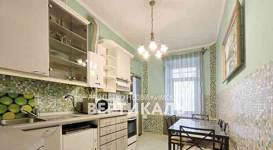 4-комн. квартира, 120 м2, 2/4 эт. Москва