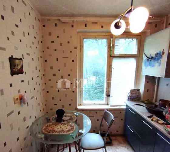 2-комн. квартира, 41.5 м2, 3/5 эт. Москва