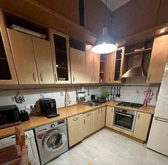 3-комн. квартира, 64 м2, 2/6 эт. Москва