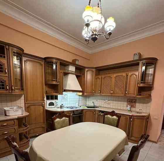 4-комн. квартира, 120 м2, 2/8 эт. Москва