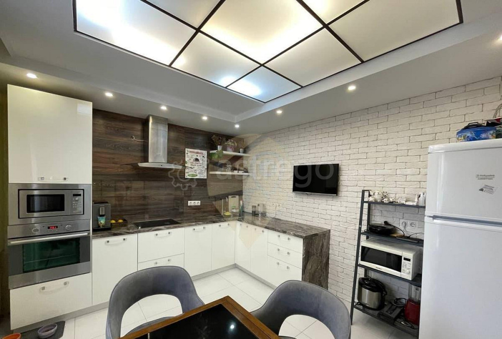 4-комн. квартира, 135.5 м2, 1/5 эт. Старый Оскол - изображение 1