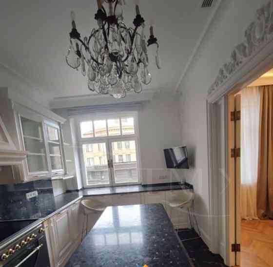 4-комн. квартира, 320 м2, 2/7 эт. Москва
