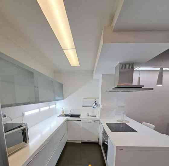 4-комн. квартира, 180 м2, 2/5 эт. Астрахань