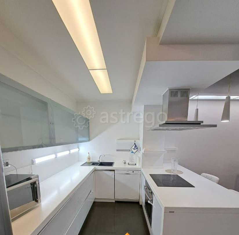 4-комн. квартира, 180 м2, 2/5 эт. Астрахань - изображение 1