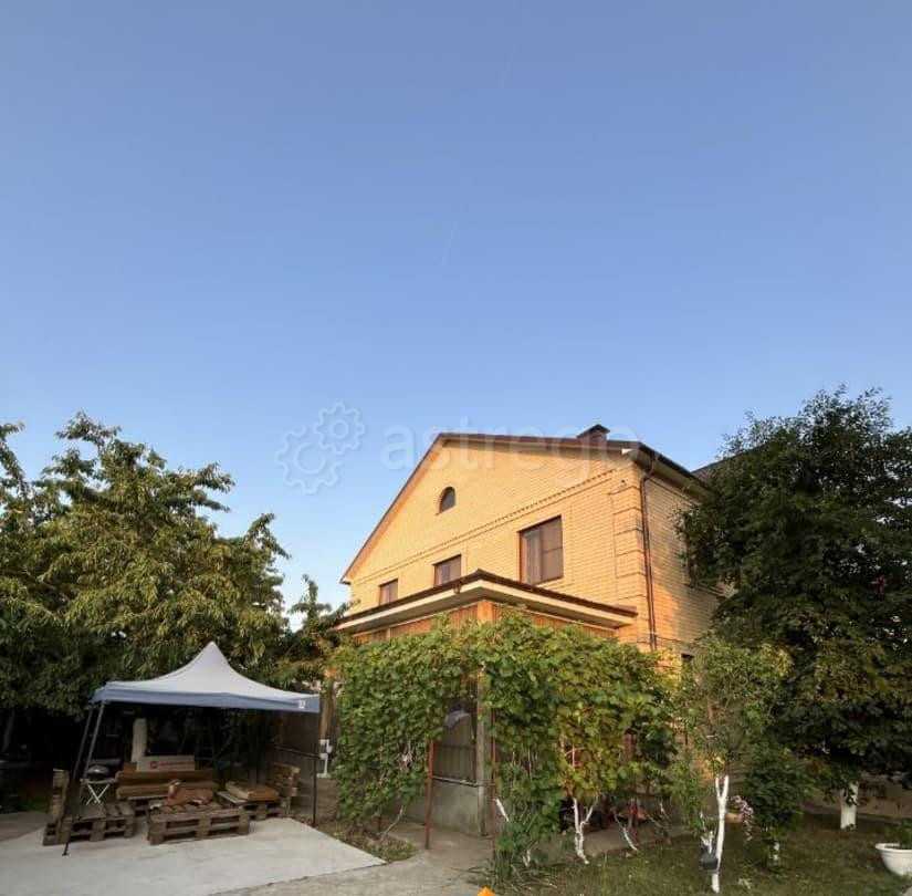 Коттедж, 300 м2, 6 соток, 2 эт. Астрахань - изображение 1