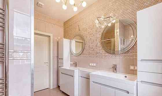 Коттедж, 269 м2, 14 соток, 2 эт. Москва