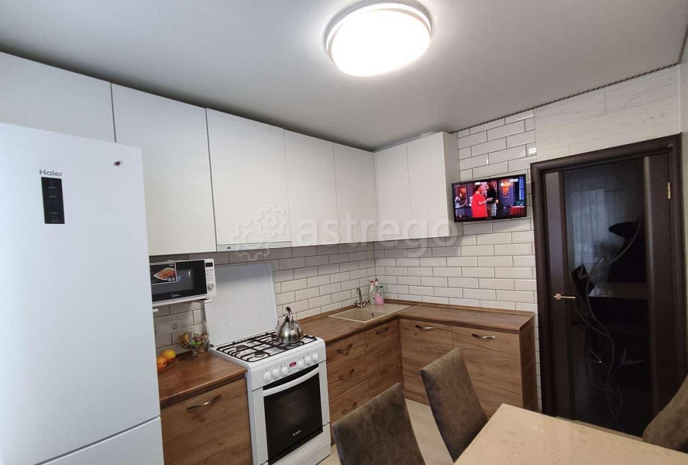 3-комн. квартира, 67 м2, 4/9 эт. Белгород - изображение 1