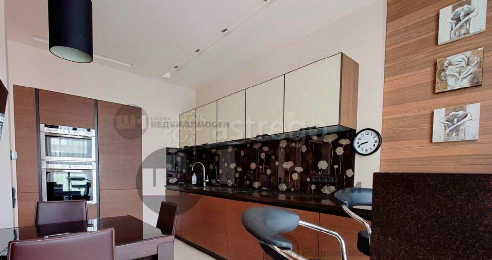 3-комн. квартира, 130 м2, 2/4 эт. Санкт-Петербург - изображение 3
