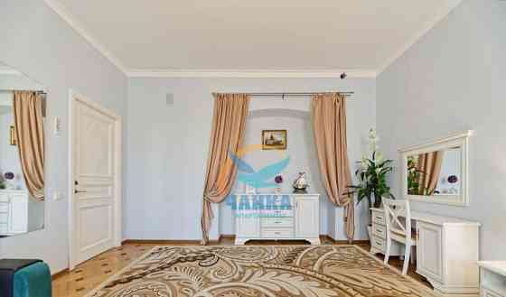 3-комн. квартира, 120 м2, 4/5 эт. Санкт-Петербург