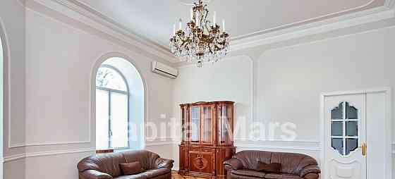 4-комн. квартира, 150 м2, 3/7 эт. Москва