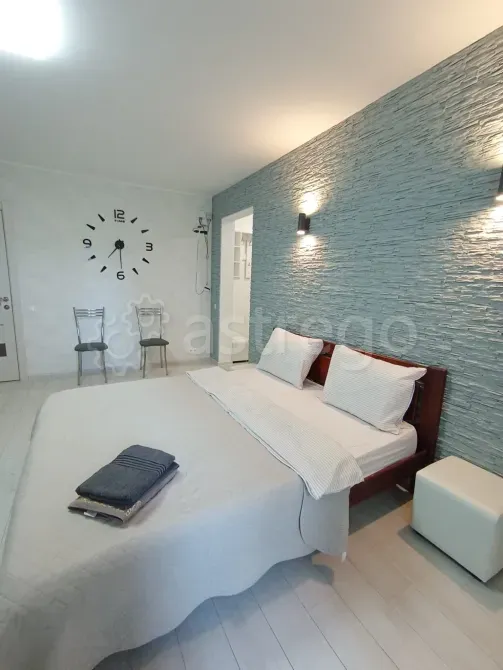 Сдам студию, 33 м2, 6/8 эт., Посуточно Севастополь - изображение 1