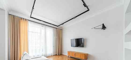 2-комн. квартира, 79 м2, 8/8 эт. Санкт-Петербург