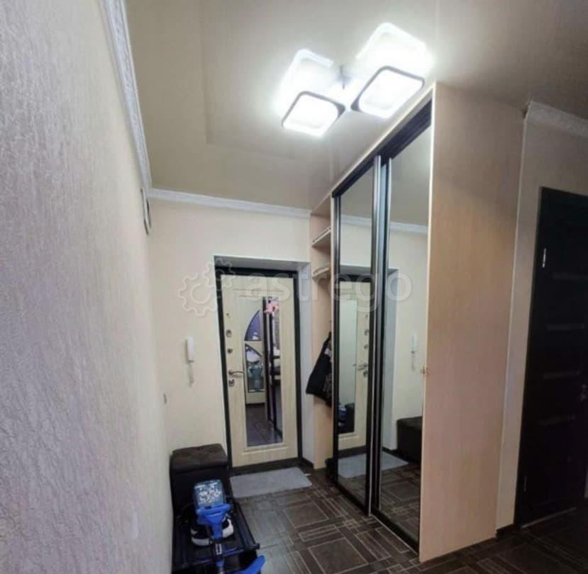 4-комн. квартира, 72.4 м2, 1/5 эт. Райчихинск - изображение 1