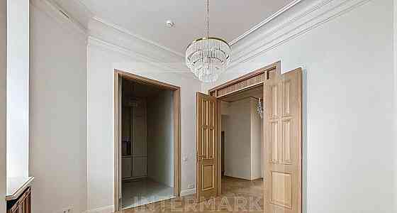 5-комн. квартира, 220 м2, 1/6 эт. Москва