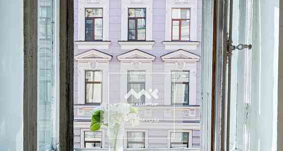 6-комн. квартира, 200.5 м2, 3/6 эт. Санкт-Петербург