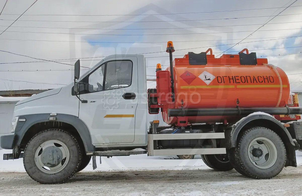 Автотопливозаправщик 4900 литров на базе автомобиля 4х2 Москва - изображение 1