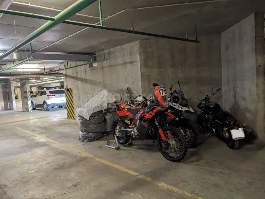 Продам Машиноместо, 30 м2 Санкт-Петербург - изображение 1