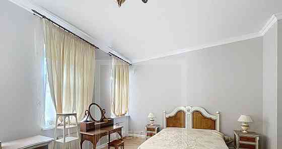 6-комн. квартира, 310 м2, 2/4 эт. Москва