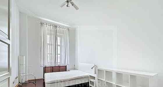 4-комн. квартира, 150 м2, 3/7 эт. Москва
