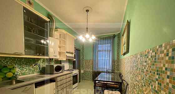 4-комн. квартира, 119 м2, 2/4 эт. Москва