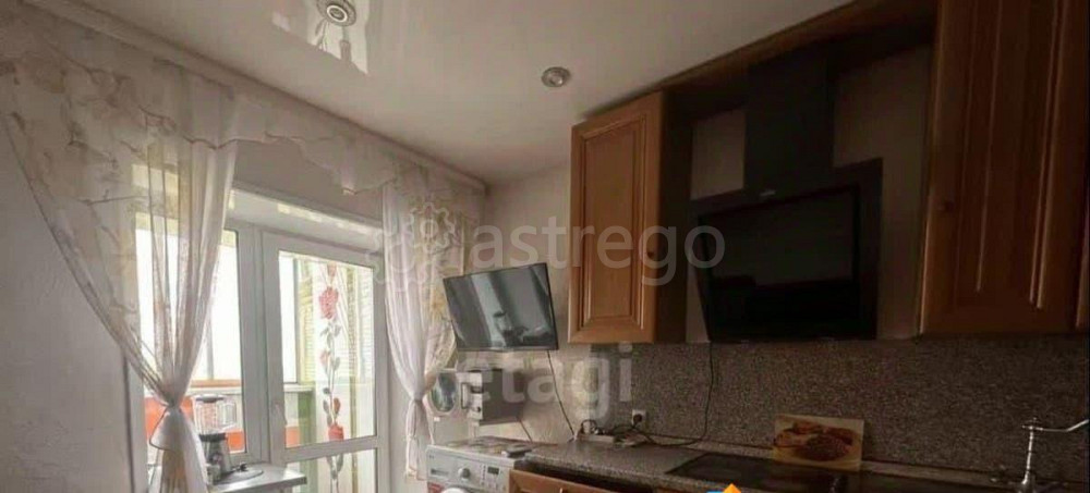 2-комн. квартира, 54 м2, 5/5 эт. Белогорск - изображение 2