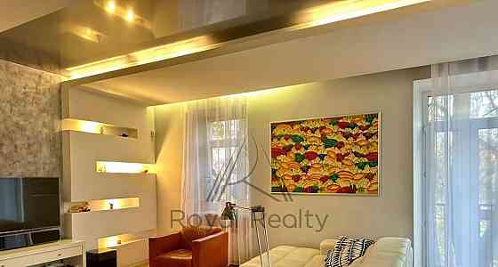 4-комн. квартира, 180 м2, 2/4 эт. Санкт-Петербург