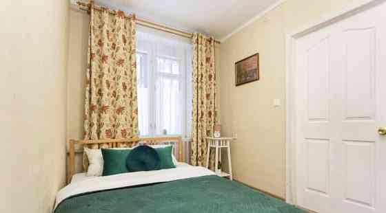2-комн. квартира, 47 м2, 1/5 эт. Москва