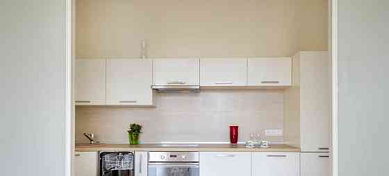 6-комн. квартира, 200 м2, 6/7 эт. Санкт-Петербург