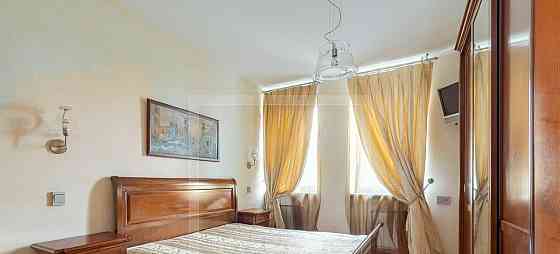 3-комн. квартира, 109 м2, 4/9 эт. Москва