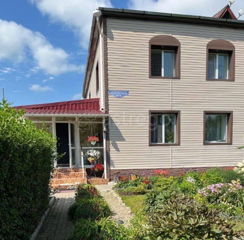 Коттедж, 205.7 м2, 17.6 сотки, 2 эт. Белогорск - изображение 1